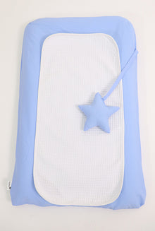 Matelas à langer avec housse bleu