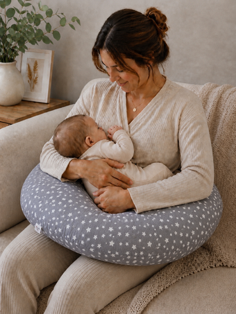 Coussin d’allaitement gris étoiles Blanc