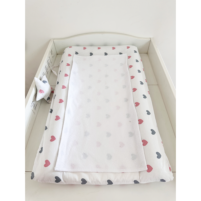 Matelas à langer imperméable avec housse (Cœur Gris Rose)