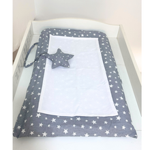 Matelas à langer imperméable avec housse gris étoiles blanc