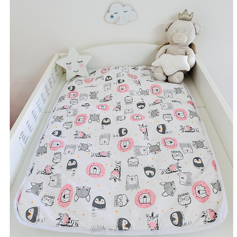 Tapis à langer imperméable animaux rose