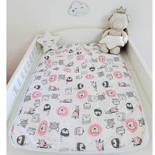 Tapis à langer imperméable animaux rose